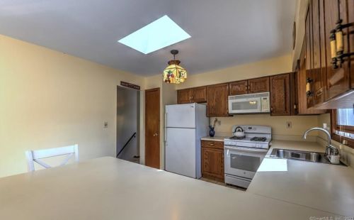 22 Lyda Dr, Milford CT 06460-3756 exterior