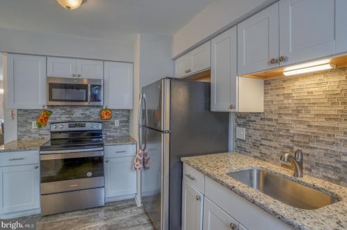 59 Mactavish Ct, New Castle DE 19720-6524 exterior