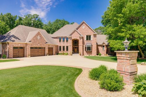 19500 Towering Oaks Trl, Prior Lake, MN 55372-3446