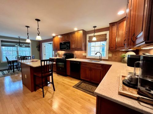 23 Styles Dr, Concord NH 03301-8637 exterior