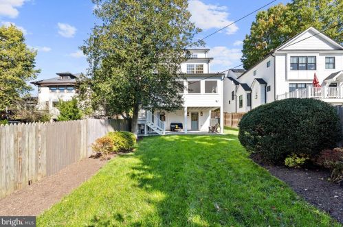 4420 Fessenden St, Washington DC  20016-4054 exterior