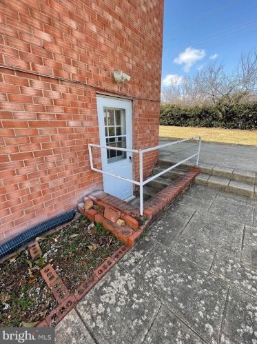 516 Fairhill Dr, Silver Spring MD exterior