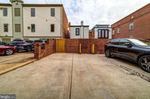 1011 Duke St, Alexandria VA 22314-3402 exterior