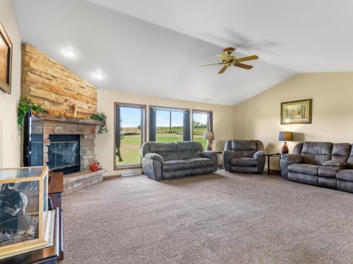 6027 Fetzer Rd, Manitowoc, WI 54220-9650