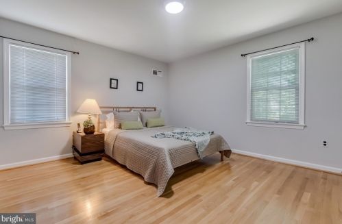 8717 Liberty Ln, Rockville MD 20854-3638 exterior