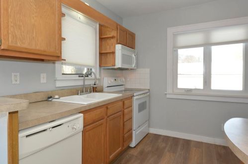 2103 Miles Ave, Kalamazoo MI  49001-5132 exterior