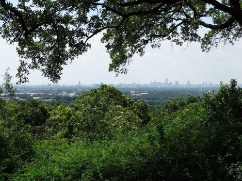 4610 Crestway Dr, Austin TX  78731-5204 exterior