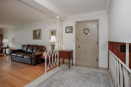 4830 Coyle Ave, Chicago, IL 60712-2422