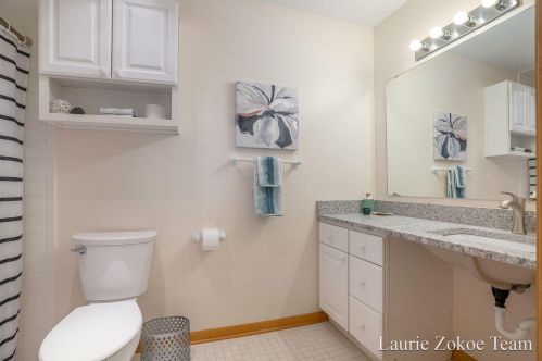 4323 Vly Side Ct, Grand Rapids MI 49525-9690 exterior