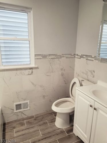 393 9 St, Newark NJ 07107-1907 exterior