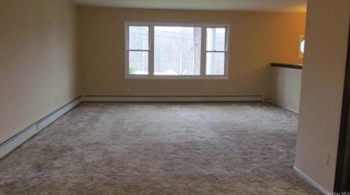 131 Simone Dr, Poughkeepsie NY 12603-3751 exterior