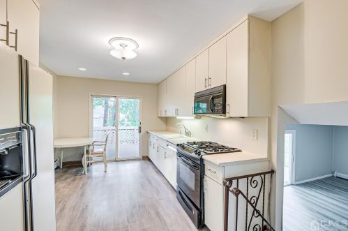 11 Falcon Dr, Edison NJ 08820-2759 exterior