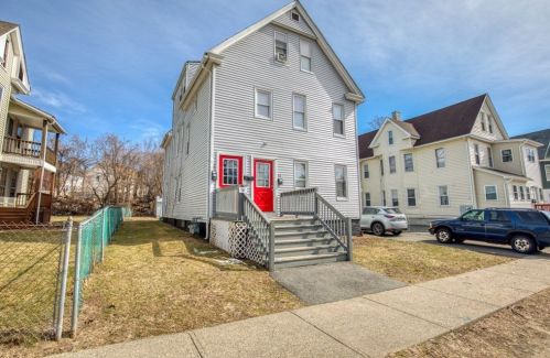 41 Knox St, Springfield, MA 01106-3116