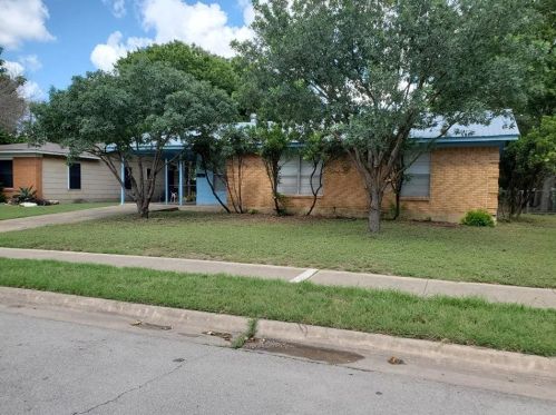 8211 Burrell Dr, Austin TX  78757-8338 exterior