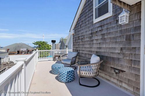 13 Ctr St, Locust NJ 07760-1712 exterior