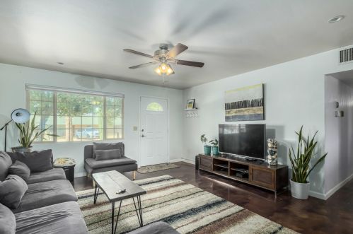 1233 El Camino Dr, Phoenix AZ 85051-9124 exterior