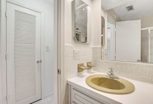 320 3 Ct, Boca Raton FL 33432-4032 exterior