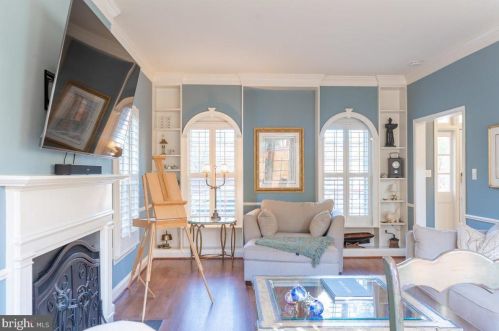 411 Fairfax St, Alexandria VA 22314-3809 exterior