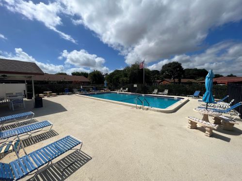 542 27 Way, Boynton Beach FL 33435-7916 exterior