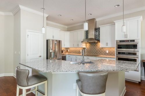 3017 Ballast Point Blvd, Tampa FL 33611-3902 exterior