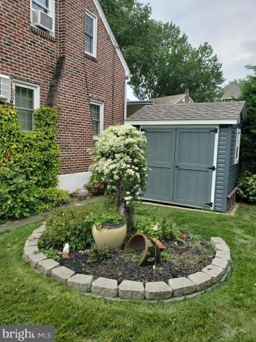 61 Cedar St, Pottstown, PA 19464-4905