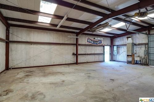 1740 Knl Schwope Rd, Spring Branch TX 78070-6213 exterior