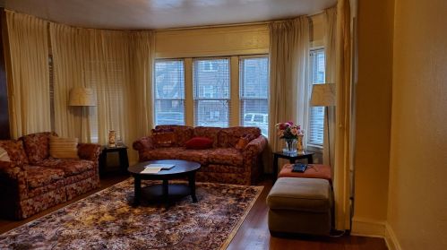 6110 Washtenaw Ave, Chicago IL 60659-2648 exterior