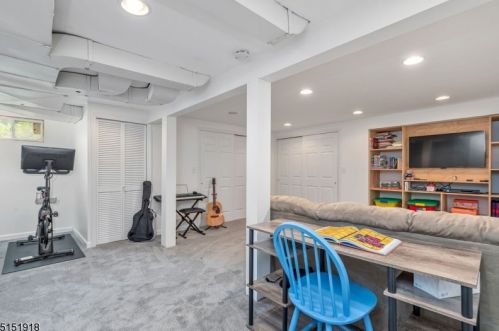 2 Lenhome Dr, Cranford NJ 07016-2954 exterior