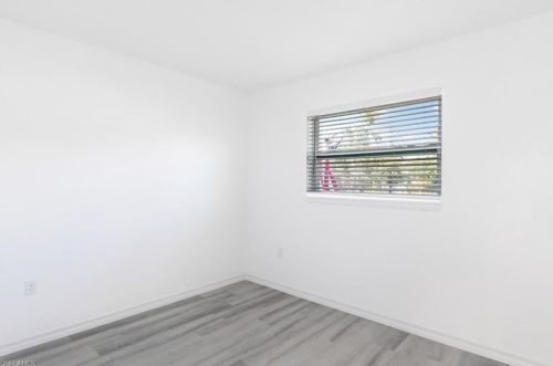 1096 Rordon Ave, Naples FL 34103-4577 exterior