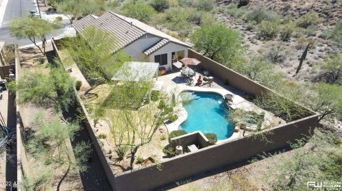 3882 Ashton Dr, Phoenix AZ 85086-2774 exterior