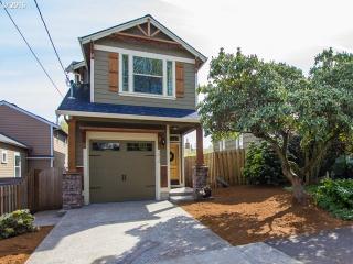 3810 13th Ave, Portland, OR 97212-1303