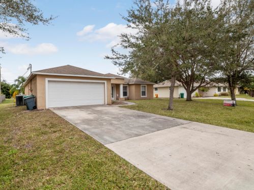 131 Thornhill Dr, Fort Pierce, FL 34984-4481