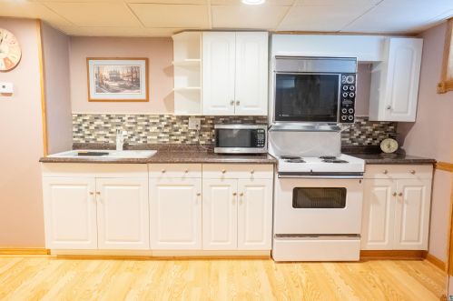 218 Blackman Ave, Duluth MN 55811-5231 exterior