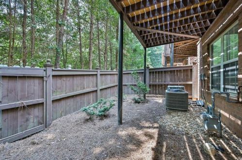 5150 Manerdale Dr, Atlanta GA exterior