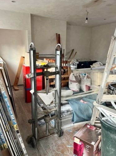 404 Middle St, Pittsburgh PA 15227-3844 exterior