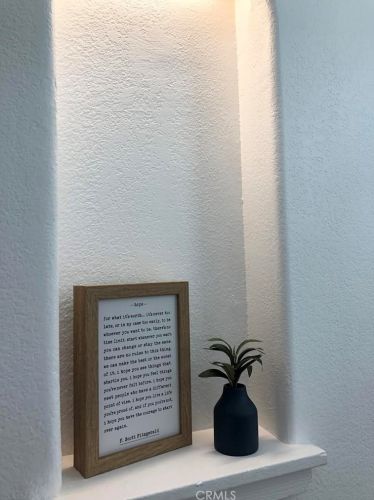 320 Rossmore Dr, Oxnard CA  93035-4465 exterior