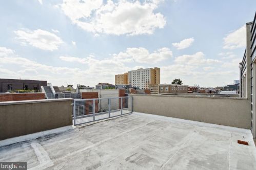 1433 Bainbridge St, Philadelphia PA 19146-2121 exterior