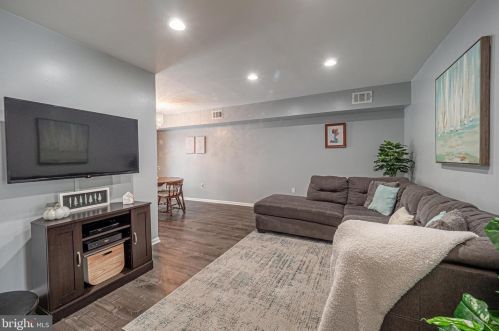 4 Orch Ct, Limerick PA 19468-2902 exterior