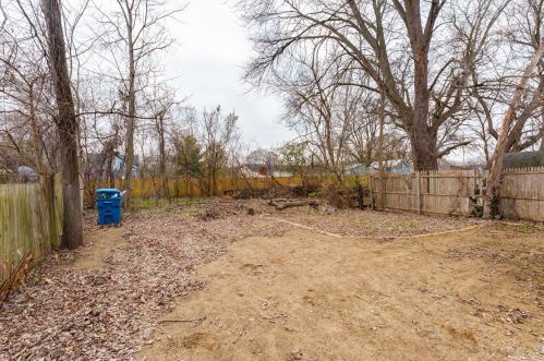 126 Stockbridge Ave, Kalamazoo MI 49001-2881 exterior