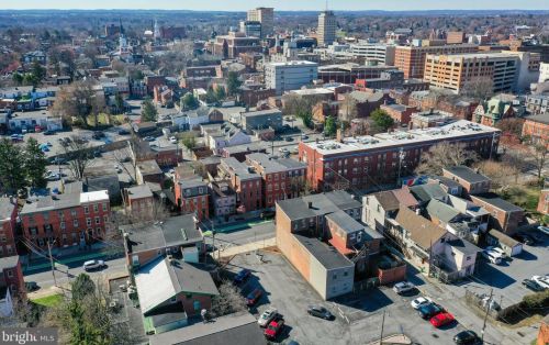 126 Walnut St, Lancaster PA 17602-5043 exterior