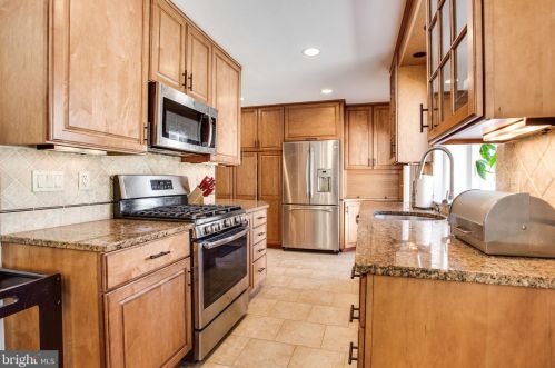 1841 Birch Rd, Mc Lean VA 22101-5317 exterior