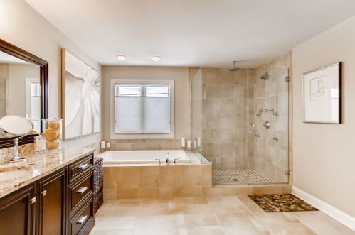 252 Grantley Ave, Elmhurst IL 60126-2237 exterior