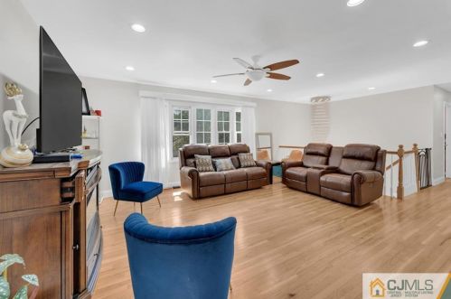 28 Baltic St, Edison NJ 08820-2725 exterior