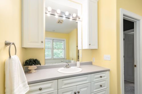 1 Deer Track Ln, Concord NH  03301-7916 exterior