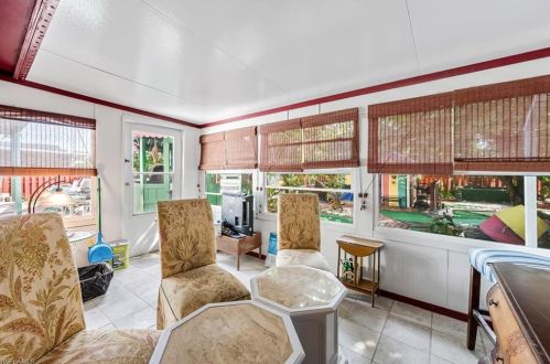 536 102 Ave, Naples FL 34108-3215 exterior