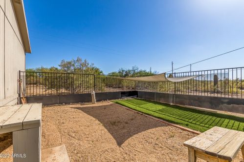 2208 Estrella Rd, Phoenix AZ 85087-8179 exterior