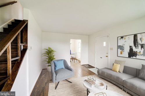 6928 Westhampton Dr, Alexandria VA 22307-1528 exterior