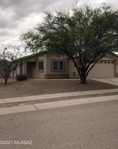 7664 Coleville St, Tucson, AZ 85746-2512