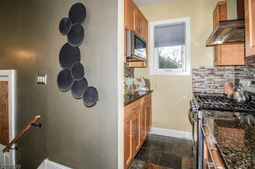 32 Park Ave, Avenel NJ 07001-1448 exterior