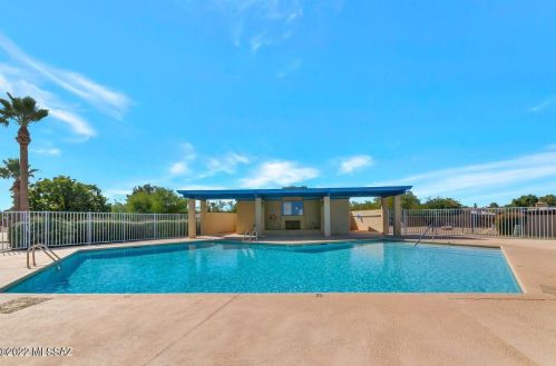 7780 Kenyon Dr, Tucson AZ 85710-4445 exterior